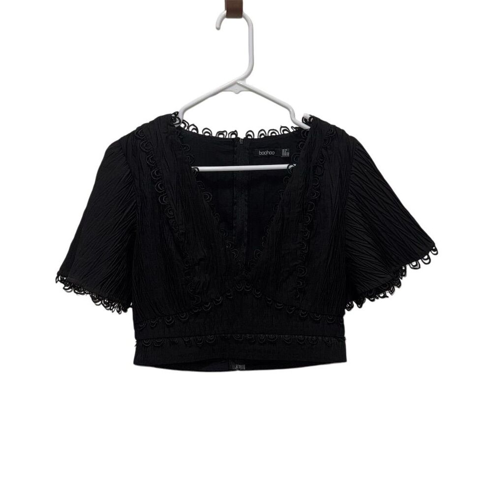 Boohoo Womens Black Plisse V-Neck Lace Trim Crop Top Short Sleeve Size‎ US 6
